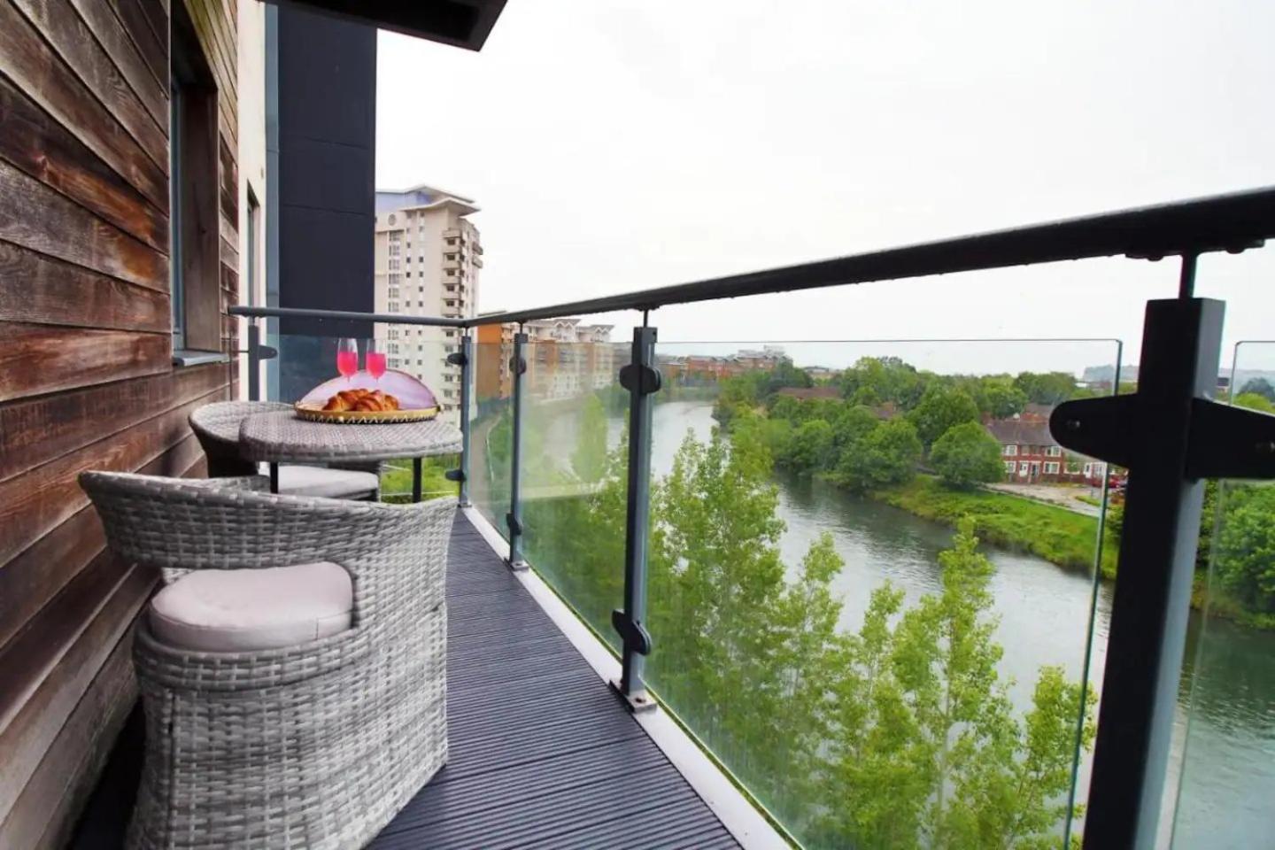 Cohost Partners | Free Parking | 2br | Smart Tv Apartment *